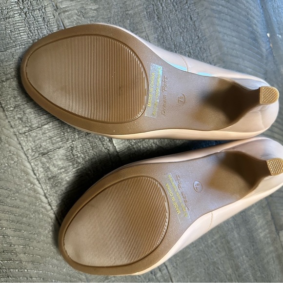 NWT Dream pairs nude blush pumps 7.5 - Picture 4 of 4